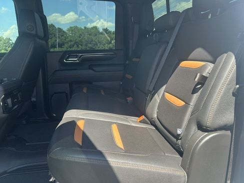 Used 2024 GMC Sierra 2500 AT4 w/ Technology Package AWD/4WD image 15