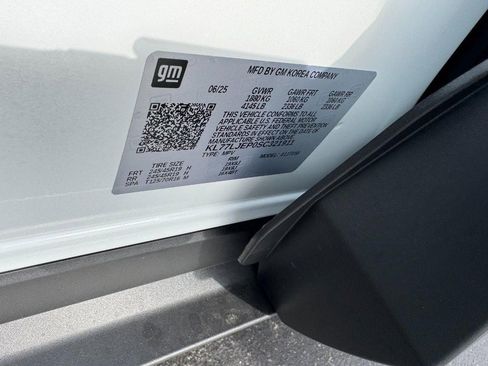 New 2025 Chevrolet Trax RS image 41