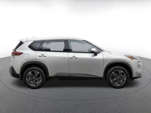 Used 2025 Nissan Rogue SV AWD/4WD image 10