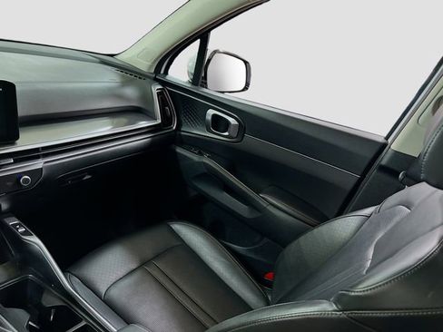 Used 2024 Kia Sorento S image 23