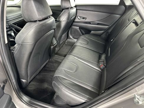 Used 2023 Hyundai Elantra Limited image 23