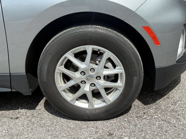 Used 2023 Chevrolet Equinox LT FWD image 9