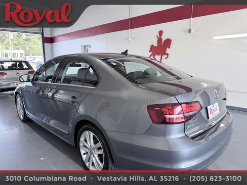 Used 2017 Volkswagen Jetta SEL FWD image 6