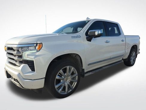 Used 2025 Chevrolet Silverado 1500 High Country AWD/4WD image 36