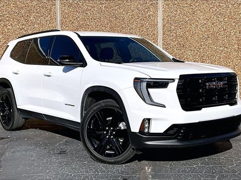 Used 2024 GMC Acadia Elevation w/ Black Edition image 11