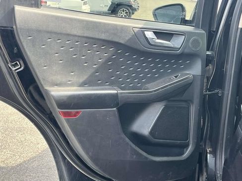 Used 2020 Ford Escape Titanium AWD/4WD image 16