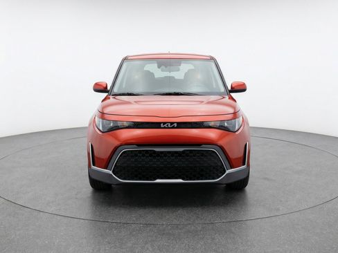 Used 2025 Kia Soul LX w/ LX Technology Package FWD image 2