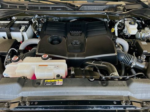 Used 2025 Toyota Tundra 1794 Edition AWD/4WD image 28