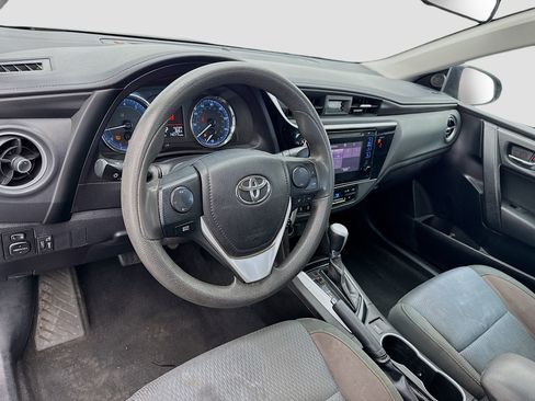 Used 2019 Toyota Corolla LE w/ Carpet Mat Package (TMS) FWD image 7