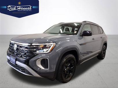 New 2025 Volkswagen Atlas Peak Edition SE