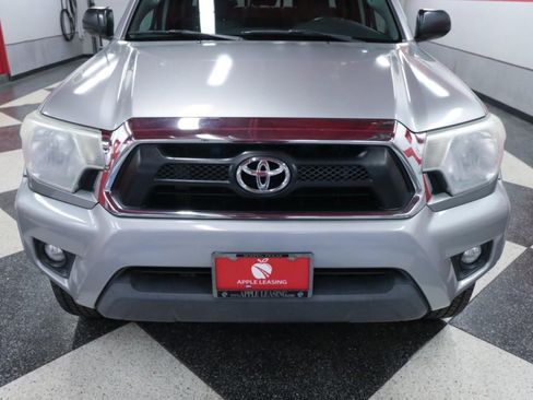 Used 2014 Toyota Tacoma PreRunner w/ SR5 Package image 4