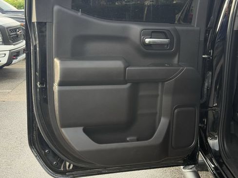 Used 2024 Chevrolet Silverado 1500 Custom Trail Boss w/ Turbomax Blackout Package AWD/4WD image 33