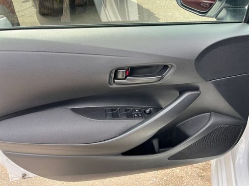 Used 2025 Toyota Corolla LE FWD image 15