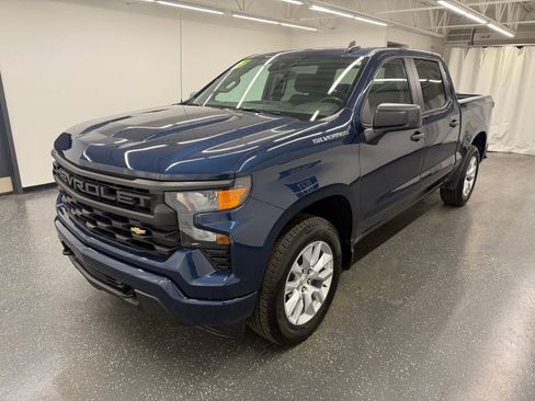 Used 2023 Chevrolet Silverado 1500 Custom image 4