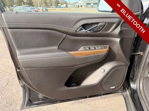 Used 2023 GMC Acadia SLE w/ Driver Convenience Package image 15