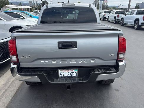 Used 2018 Toyota Tacoma SR5 AWD/4WD image 21