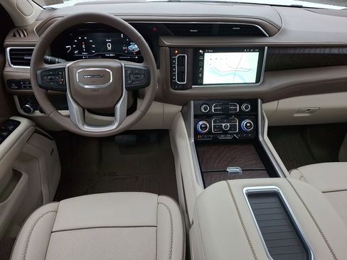 Used 2023 GMC Yukon Denali w/ LPO, Floor Liner Package image 12