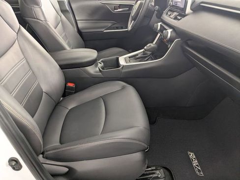 Used 2024 Toyota RAV4 XLE Premium image 32