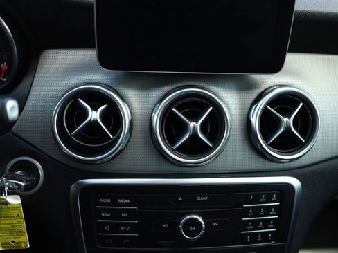 Used 2019 Mercedes-Benz GLA 250 image 27