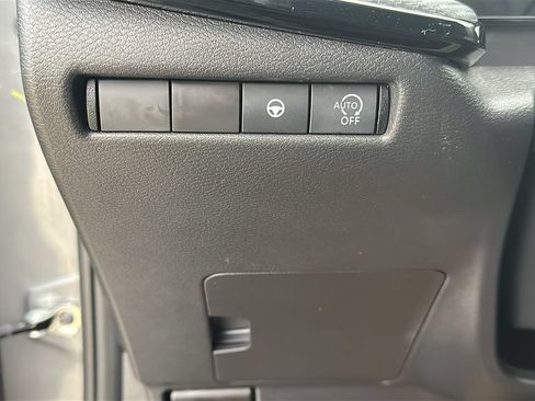 Used 2026 Nissan Kicks SR FWD image 20