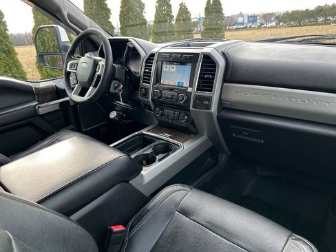 Used 2018 Ford F250 Lariat w/ Lariat Value Package image 37
