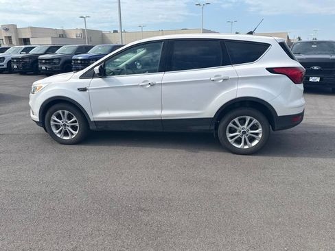 Used 2019 Ford Escape SE FWD image 7
