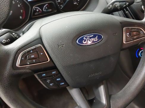 Used 2018 Ford Focus SE FWD image 23