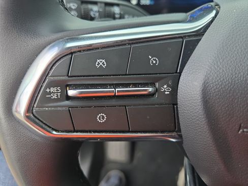 Used 2025 Chevrolet Equinox LT FWD image 30