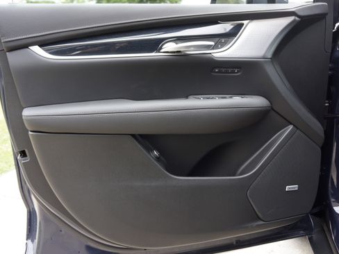 Used 2025 Cadillac XT5 Premium Luxury image 22