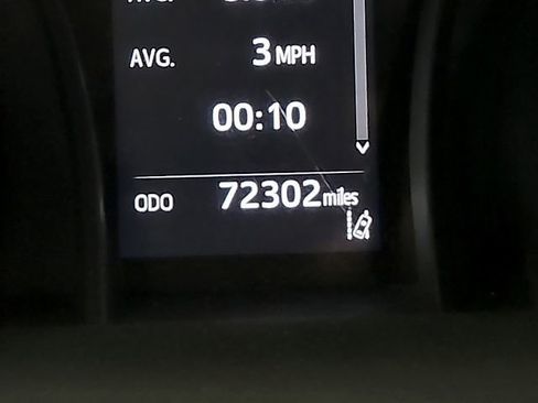 Used 2022 Toyota Camry LE image 19