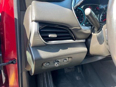 Used 2019 Chevrolet Traverse LT AWD/4WD image 31
