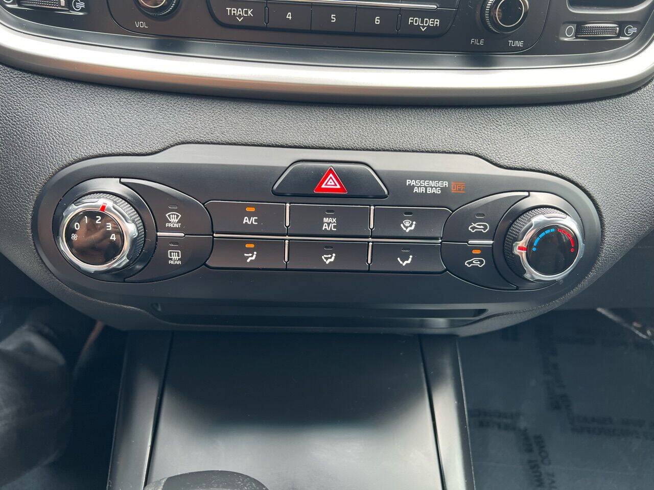 Used 2017 Kia Sorento L FWD image 17