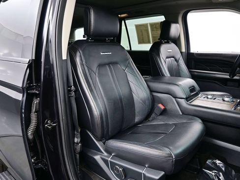 Used 2021 Ford Expedition Platinum AWD/4WD image 14