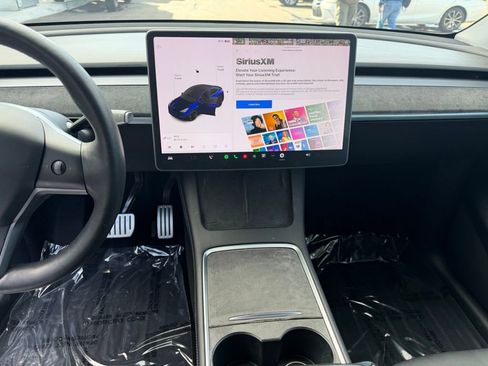 Used 2022 Tesla Model Y Performance image 22