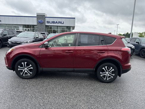 Used 2018 Toyota RAV4 LE w/ All Weather Liner Package AWD/4WD image 21
