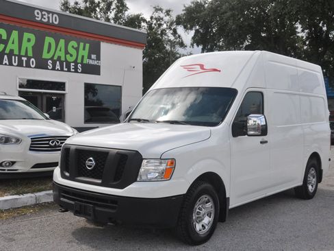 Used 2021 Nissan NV 2500 SV image 1