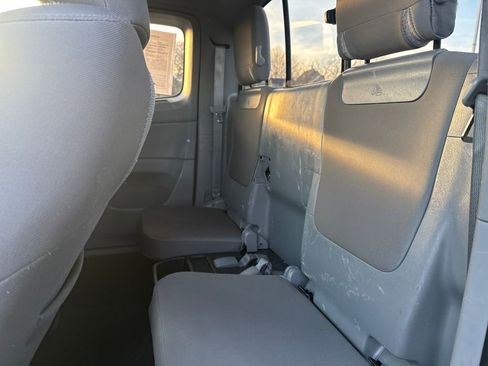 Used 2015 Toyota Tacoma 4x4 Access Cab V6 image 17
