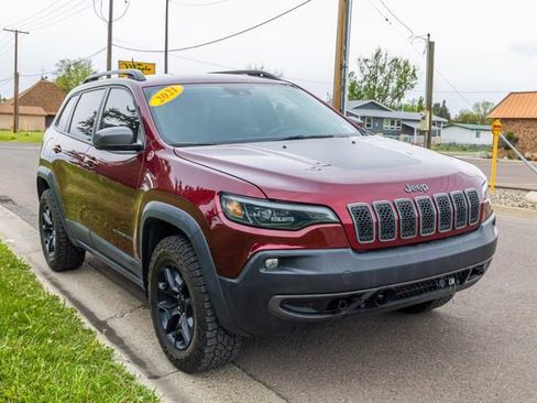 Used 2021 Jeep Cherokee Trailhawk w/ Comfort/Convenience Group AWD/4WD image 3