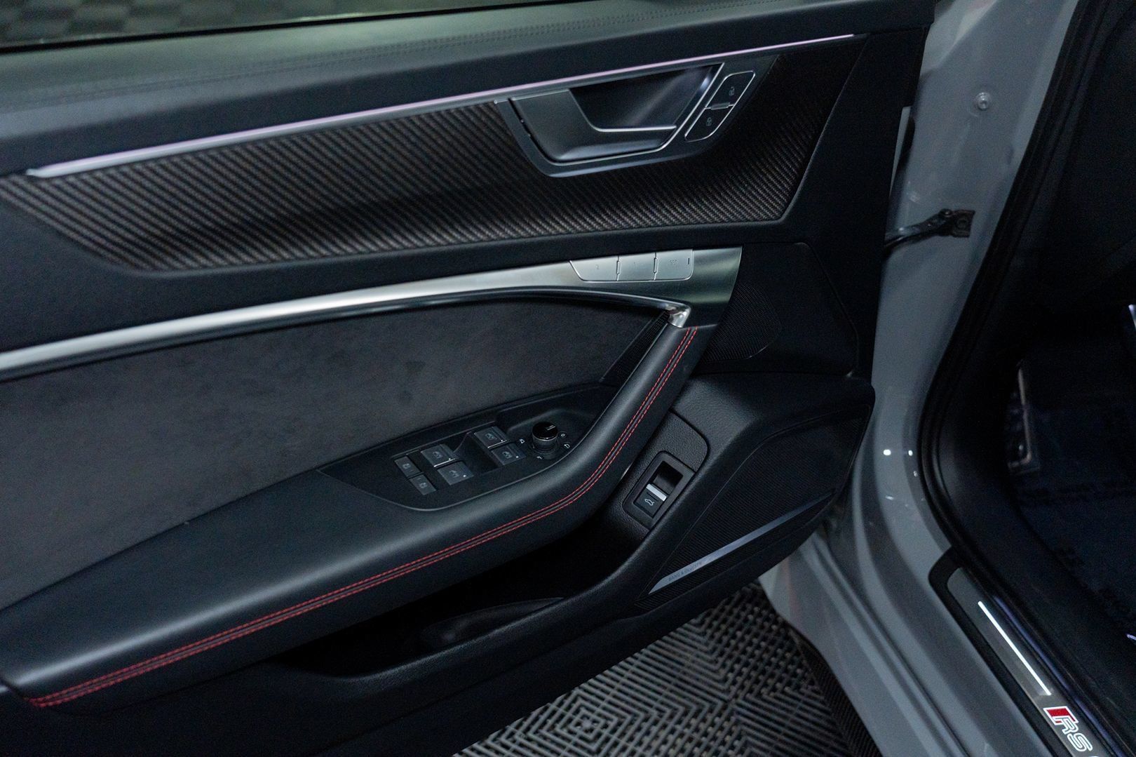 Used 2022 Audi RS 6 w/ Carbon Optic Package AWD/4WD image 17