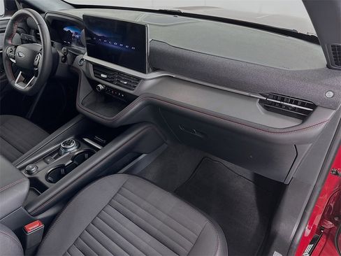 Used 2025 Ford Explorer ST-Line w/ ST-Line Street Pack image 31