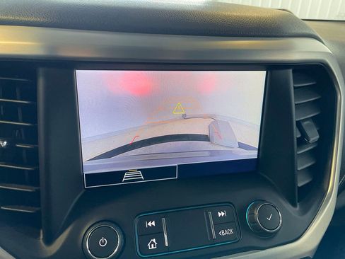 Used 2022 GMC Acadia SLE w/ Driver Convenience Package image 4