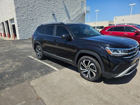 Certified 2023 Volkswagen Atlas SEL AWD/4WD image 2
