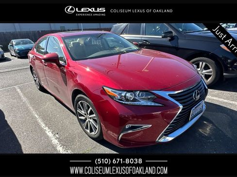 Used 2018 Lexus ES 300h w/ Navigation Package image 1
