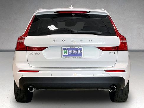Used 2021 Volvo XC60 T5 Momentum w/ Premium Package AWD/4WD image 6