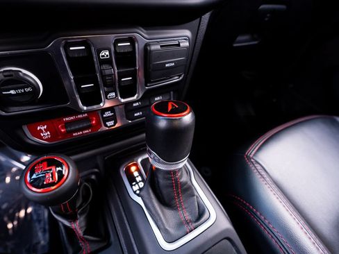 Used 2020 Jeep Gladiator Rubicon AWD/4WD image 37
