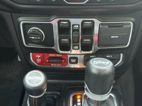Used 2019 Jeep Wrangler Unlimited Rubicon AWD/4WD image 18