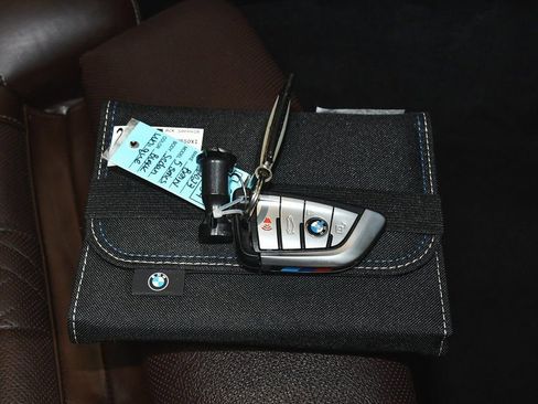 Used 2023 BMW M550i xDrive w/ Executive Package image 74