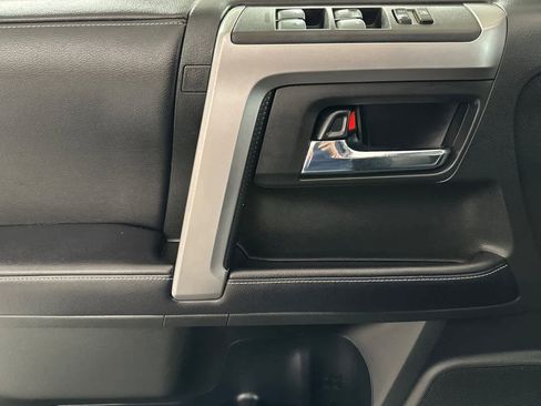 Used 2018 Toyota 4Runner SR5 image 12