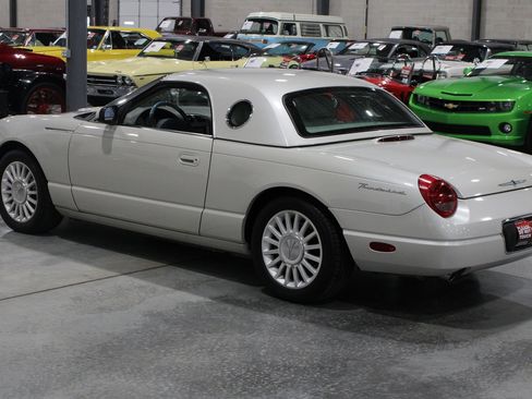 Used 2005 Ford Thunderbird 50th Anniversary RWD image 18