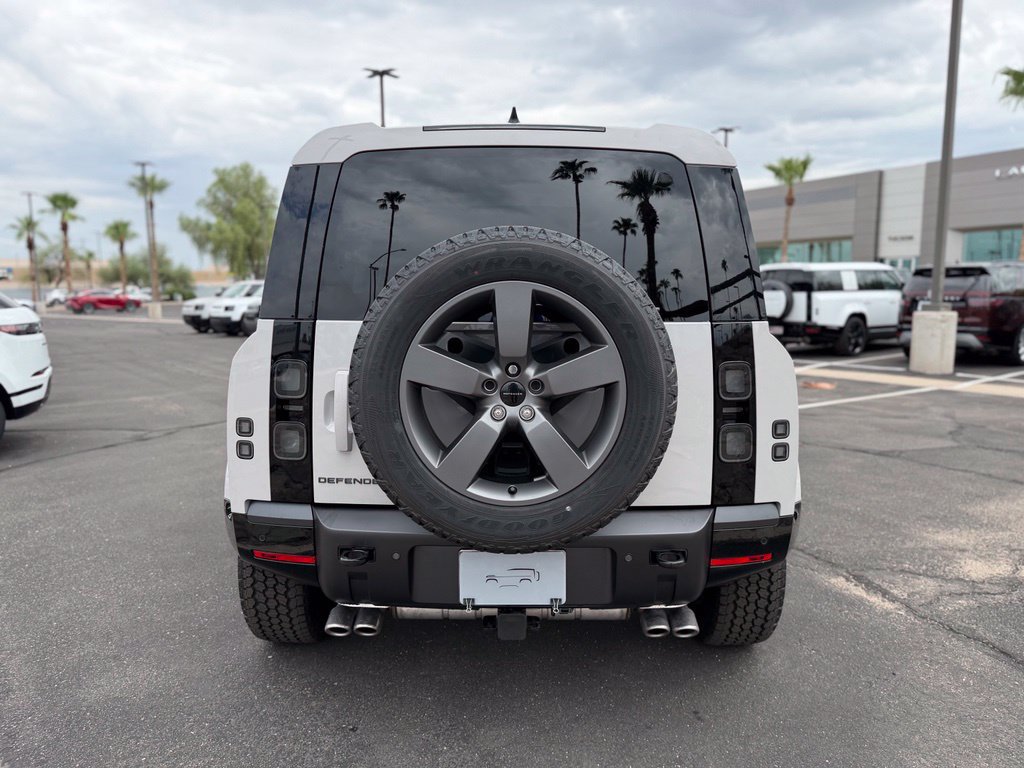New 2026 Land Rover Defender 110 X-Dynamic SE AWD/4WD image 17